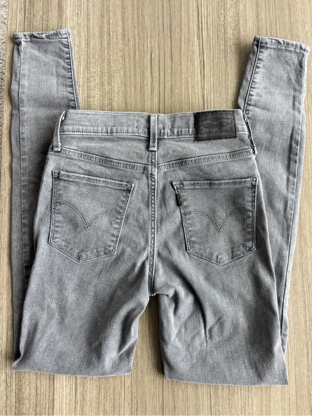 Levi's Women's Grey Skinny Jeans